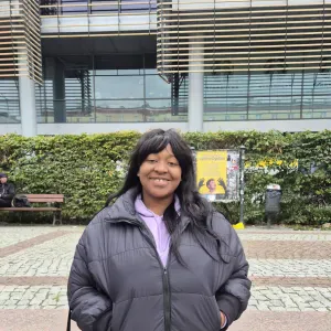 Experienced cleaning services in the house like washing 