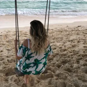 Oferta de emprego para uma empregada de limpeza em Cantan...