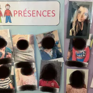 Jeune babysittrice passionnée par les enfants