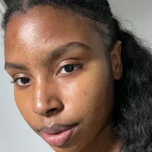  Étudiante sérieuse disponible