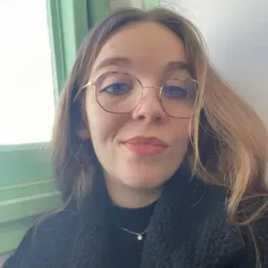 Baby-sitter expérimentée proche de Sainte Anne sur Brivet 