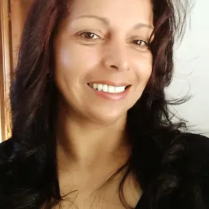 Sou cuidadora desde 2017,tenho experiência  com acamados,de