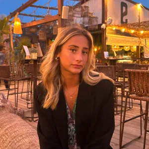 Baby-sitter basé en corse du sud