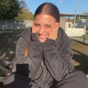 Baby-sitter sérieuse et bienveillante 