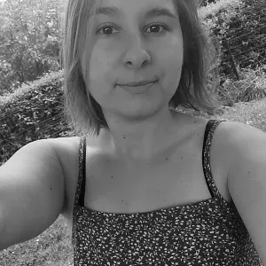 Baby sitter disponible au alentour de isbergues 