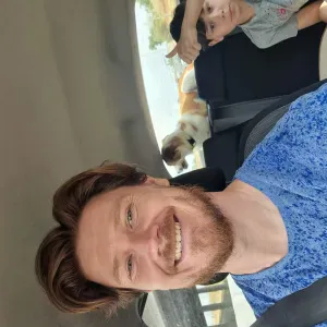 Procuro cuidador de cão