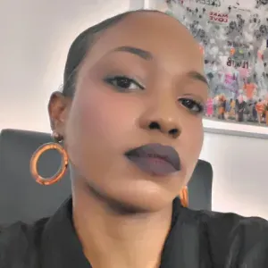 Babysitter expérimentée à Paris et proche banlieue