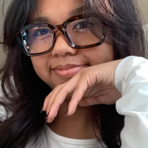 Baby-sitter étudiante au Mans 