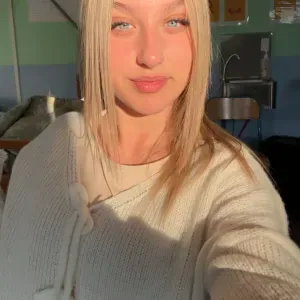 Baby-sitter disponible, sérieuse , attentionnée.