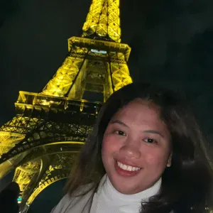 Responsible Cleaner in Paris and taking care the kids