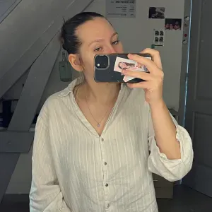 Baby sitter autour de Albert et Corbie