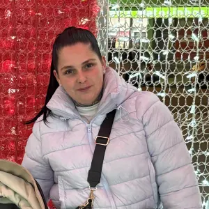 Funcionária de limpeza doméstica condomínios e escritorios