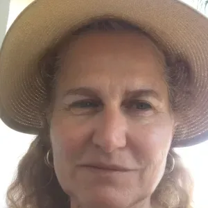 Institutrice à la retraite ville de Manosque 