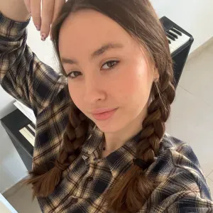 Jeune baby-sitter sérieuse et dynamique