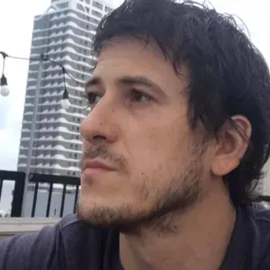 Je serai heureux de vous aider