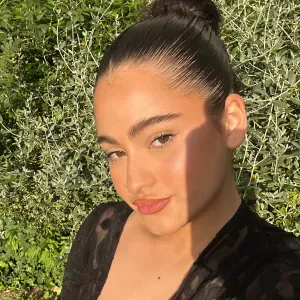 Baby-sitter expérimentée a Les Lilas! 