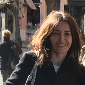 SIGNORA SERIA E PRECISA DISPONIBILE IL POMERIGGIO 