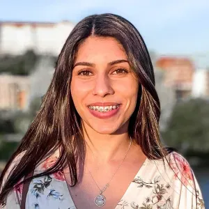 Procura-se empregada de limpeza