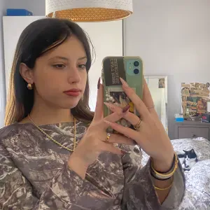 Babysitter Expérimentée à Fontainebleau 