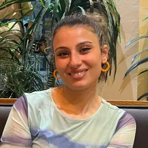 Femme de ménage disponible à Paris 