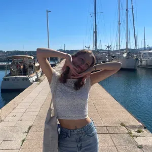 Pet-sitter à Lyon/Bron, n'hésitez pas à me contacter ;)