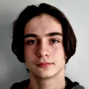 Jeune Baby-sitter motivé pour Bordeaux et alentours