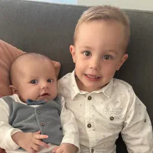 Baby sitter pour 2 très jeunes garçons.