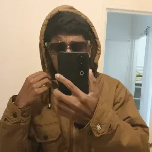 Pet sitting service, iam very interested to work pet sitter