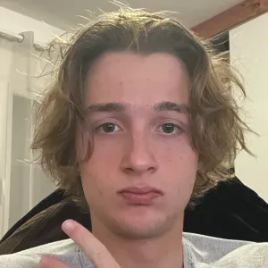 Baby-sitter avec une petite experience autour de Nîmes !