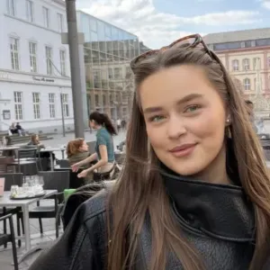 Baby-sitter sérieuse et disponible les week-ends