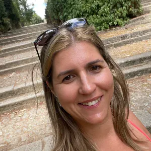 Empregada limpeza responsável Almada