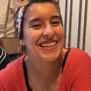 Niñera con disponibilidad completa e inmediata