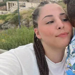 Je cherche une baby-sitter 