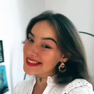 Baby sitter expérimentée recherche famille au pair 