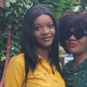 Baby-sitter débutante à lhay les roses