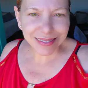 Femme menage rigoureuse  responsable 