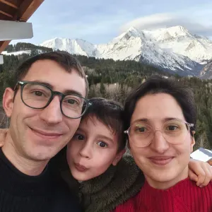 Baby-sitter à domicile pour 4 jours 