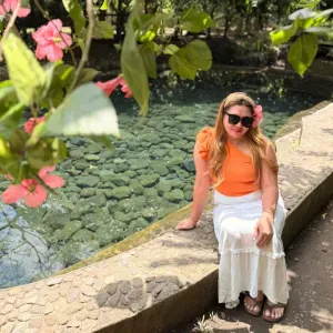 Certified Caregiver / babysitter / old sitter