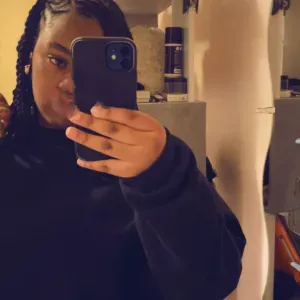 Étudiante prête à donner ses connaissances 