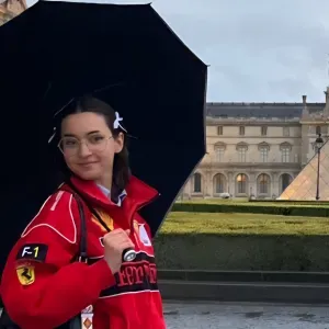 Étudiante en langue et en enseignement sur Lens