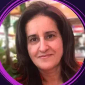 Baby-sitter disponible pour prendre soin de vos enfants 