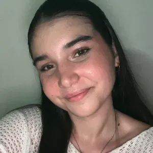 Babysitter jovem, dinâmica e responsável