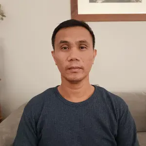 Pet lover. pet sitting. dog walking and playing.