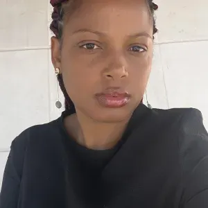Babysitter com experiência em Oeiras 