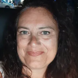 Babysitter referenziata assistente comunità infantile