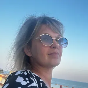 Tata gentile e attenta dall'Ucraina