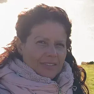 Lia neves, Lisboa, part time..