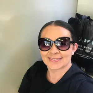 Babysitter com experiência de 10 anos . 