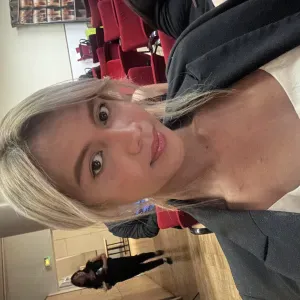 I'm transgender Filipina responsible baby sitter 