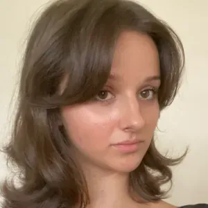 Baby-sitter disponible à Bruxelles 